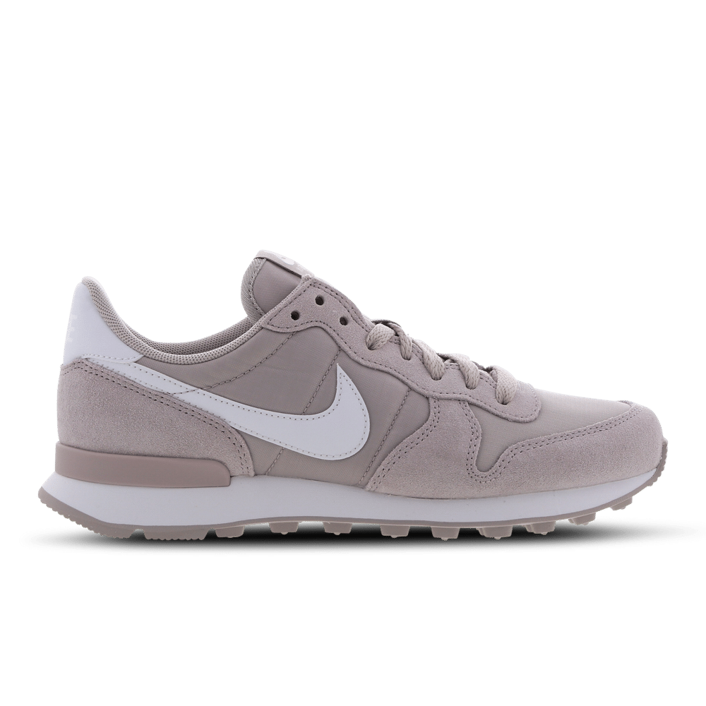 nike internationalist purple