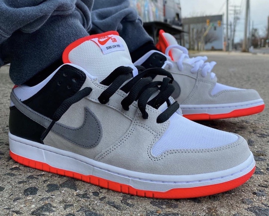 nike dunk on feet low infrared