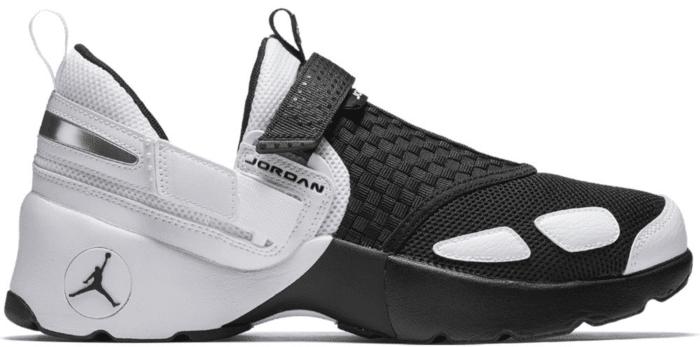 Jordan Trunner LX Black White 897992-010