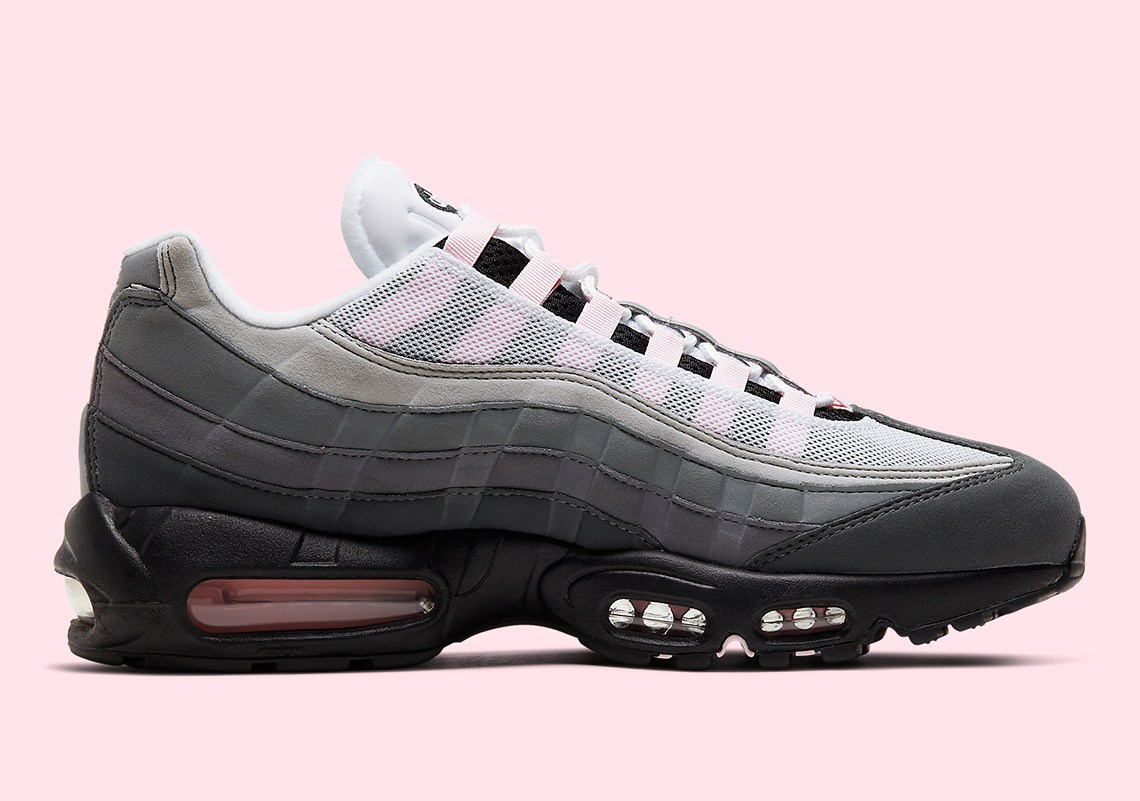 Midden in de Air Max maand: Nike Air Max 95 Pink Grey