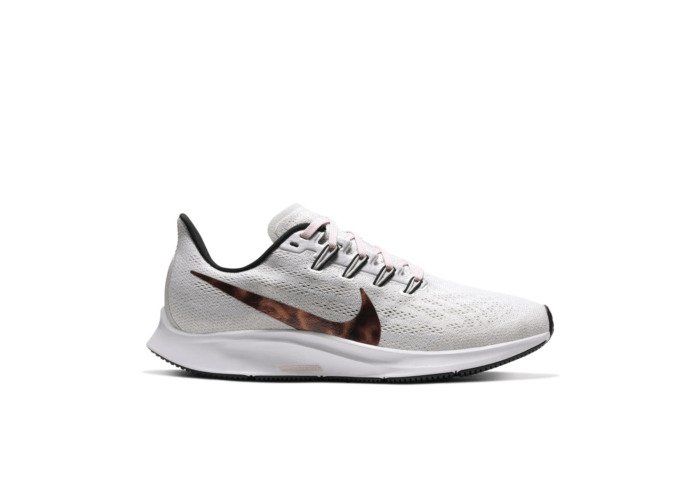 nike vapor varsity low turf lax womens