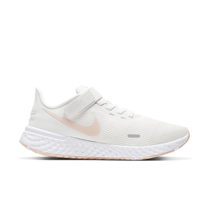 revolution 5 nike white