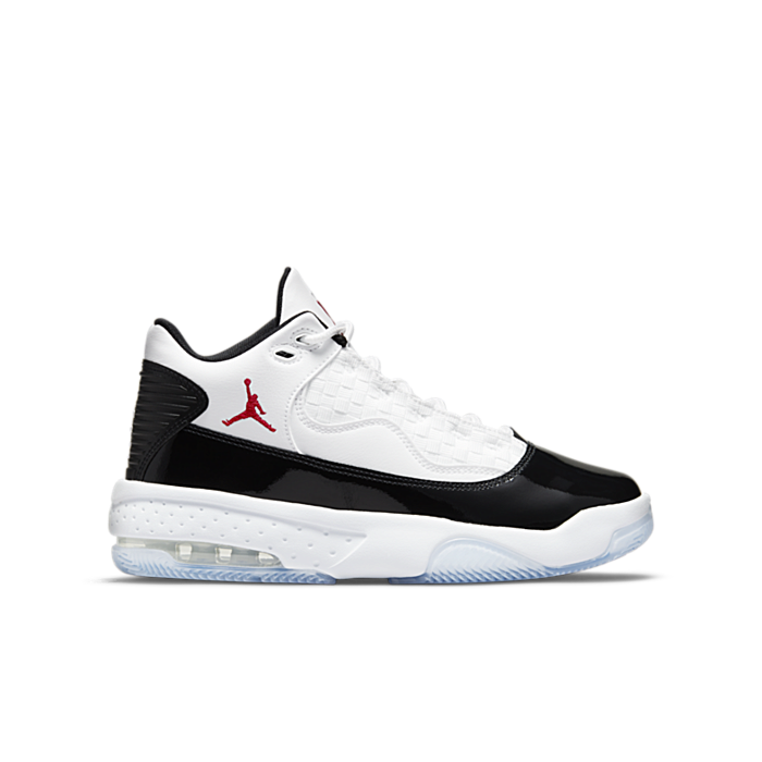 jordan max aura 2 mountain side