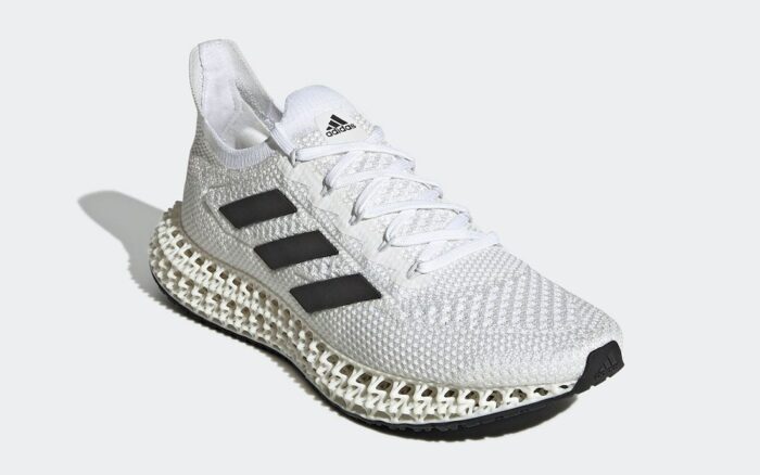 Clean en futuristisch: Ontdek de nieuwe adidas 4DFWD in classic wit en zwart