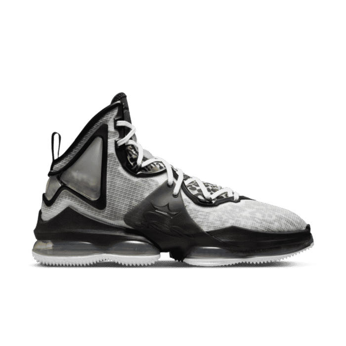 Nike LeBron 19 CZ0203-100
