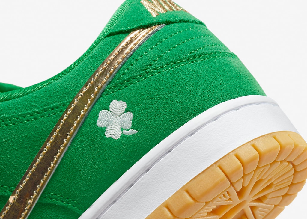 Get lucky op zondag met de officiële foto’s van de Nike SB Dunk Low “St. Patrick’s Day”