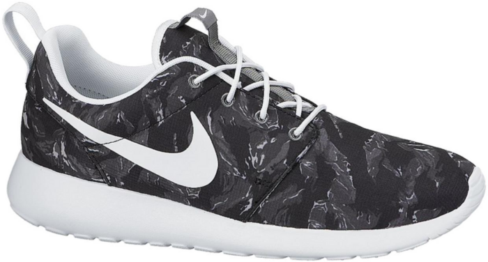 nike roshe run camo release date