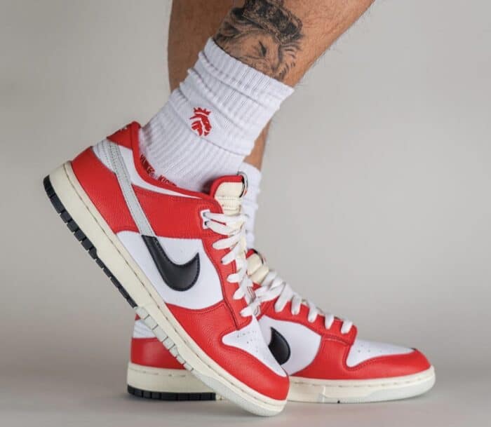 nike dunk low rood sail wit