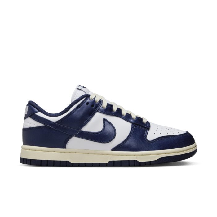 Nike Women’s Dunk Low ‘Midnight Navy and White’ Midnight Navy and White FN7197-100 beschikbaar in jouw maat
