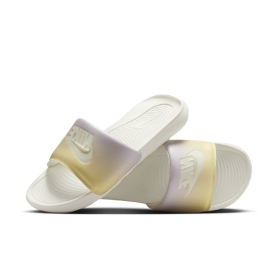 Nike Victori One Slippers met print voor dames – Wit CN9676-107