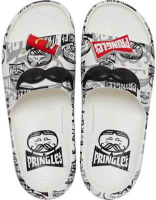 Crocs Pringles X Classic Slides Unisex Black / White Black/White 209692-066-M5W7